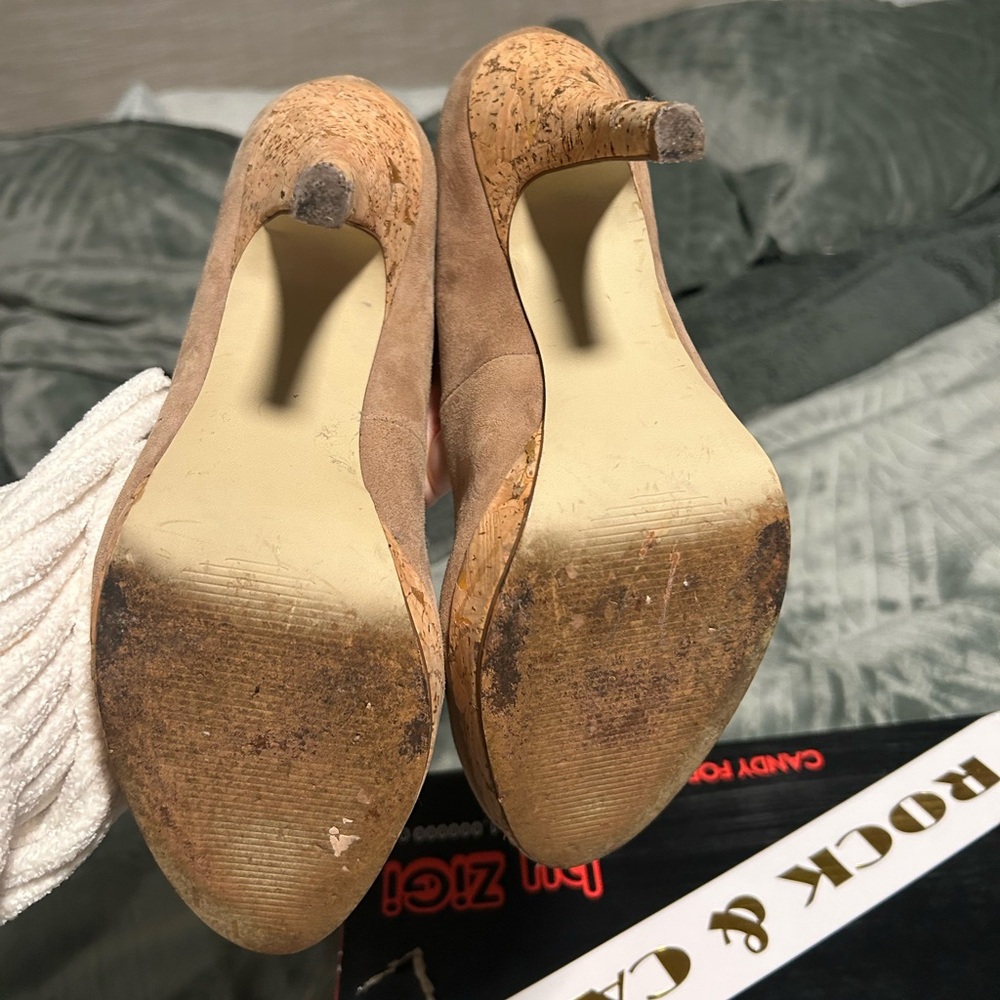 Suede heels - Picture 3 of 4